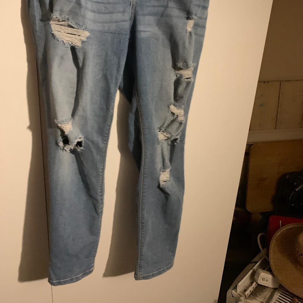High wasted skinny/mom jean